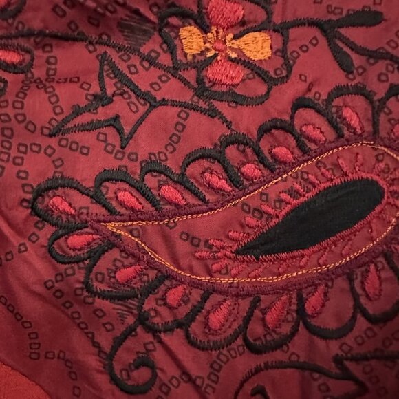 Chico's Red Silk Embroidered Long Sleeve Jacket Size 0 - Picture 3 of 4